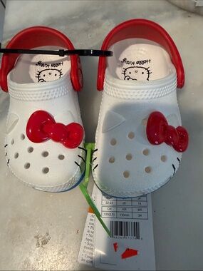Hello Kitty White and Red Kids Sandals with Bow Accents